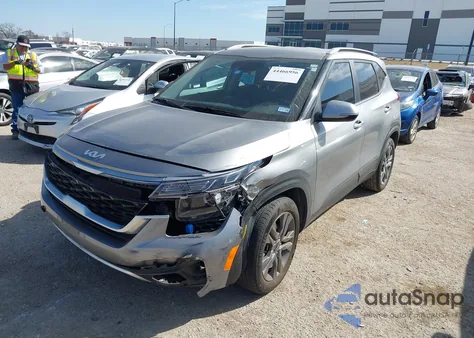 2023 Kia Seltos S z USA, uszkodzony, nr VIN KNDEU2AA8P7396063